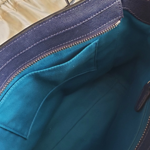 Almost new coach handbag - Picture 4 of 5